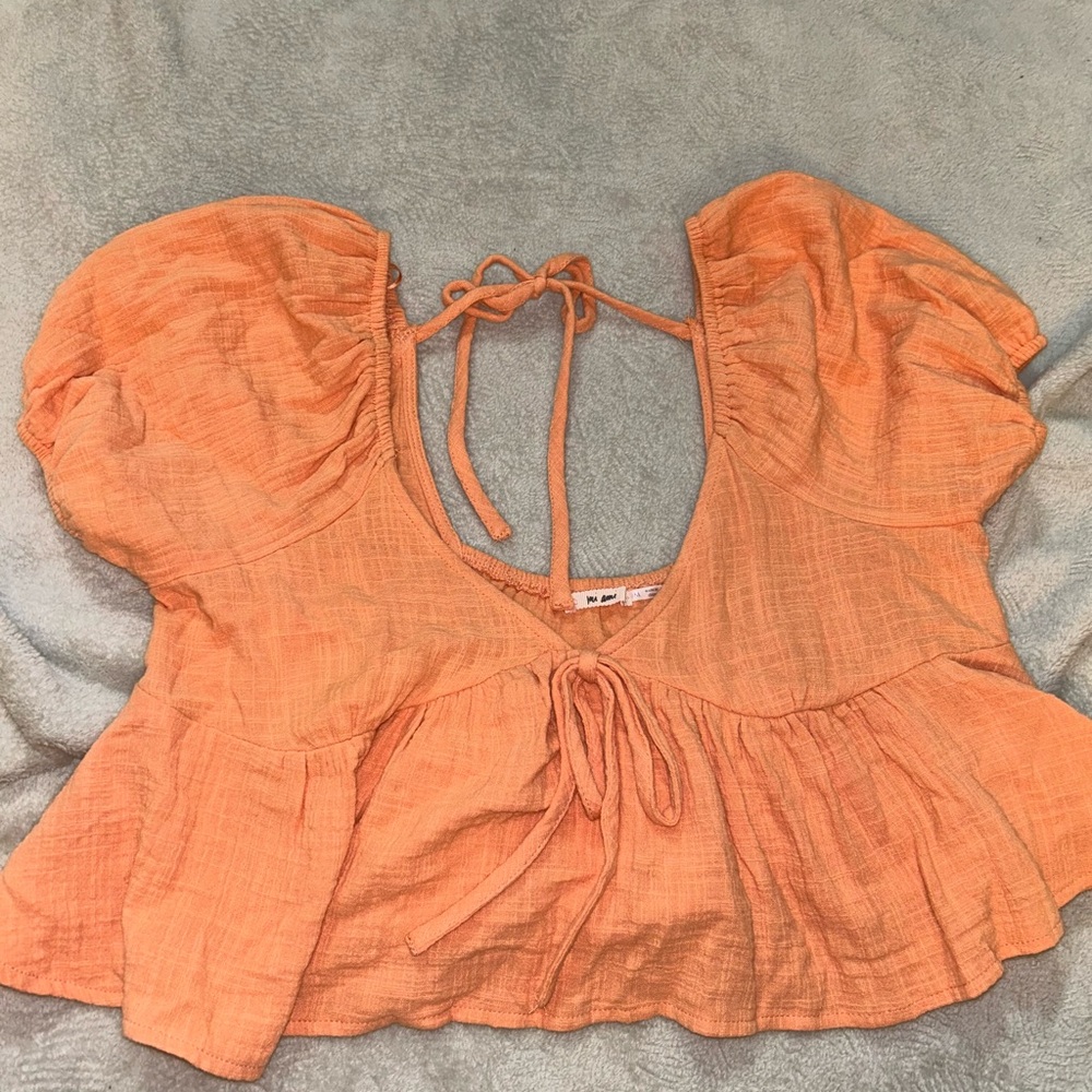 mi ami cropped light orange babydoll tee size medium